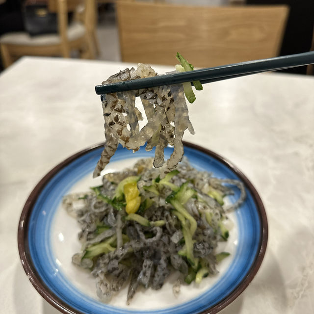 鬧市下．抵食惹味．川菜館