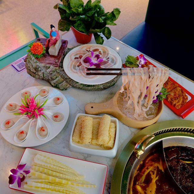 37 หม่าล่าหม้อไฟต้นตำหรับ กัลปพฤกษ์