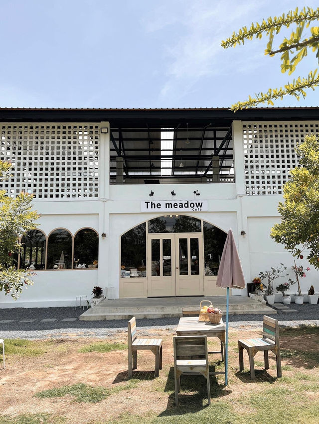 the meadow & Bistro ย่านศาลายา