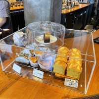 AKA AMA COFFEE (พระสิงห์)