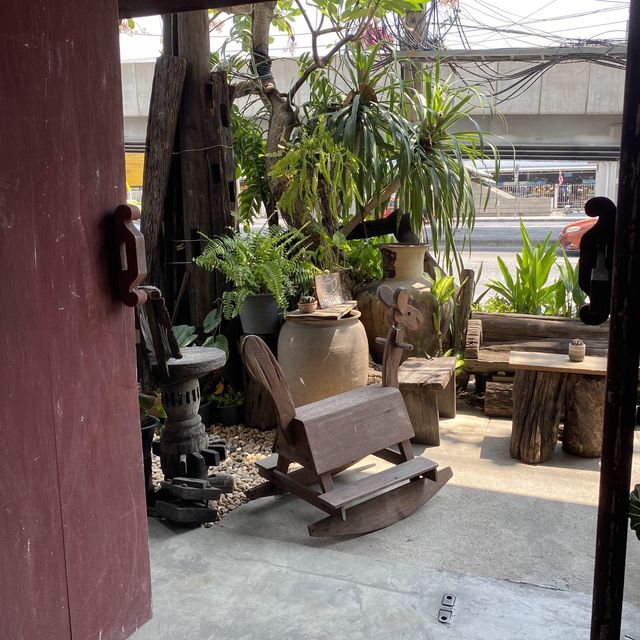 Café mystère คาเฟ่มิสแตร์ (ร้านกาแฟ)