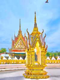 Wat Plai Laem 