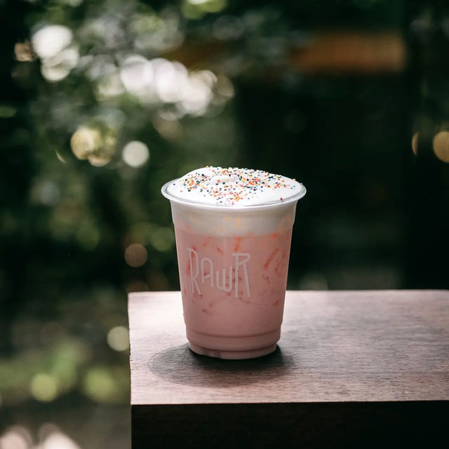 RAWR CAFE คาเฟ่สวย บนพื้นที่สีเขียวใจกลางสุขุมวิท