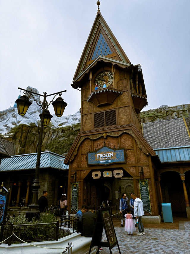 World of FROZEN Hong Kong Disneyland