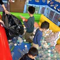 【 從小教導孩子用正確態度去守護海洋生物 】