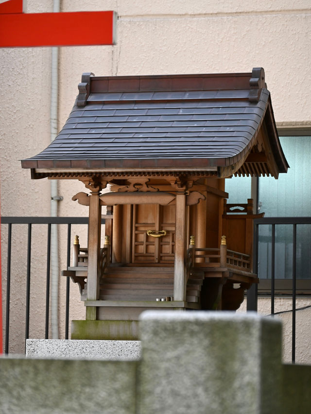 【清水扇稲荷神社/東京都】神田川近くに鎮座する簡素な神社