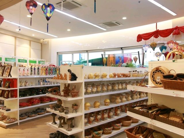 แวะทานวีทีแหนมเนือง ที่อุดรธานี