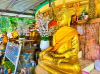 สักการะหลวงพ่อองค์ใหญ่บนเชิงเขา