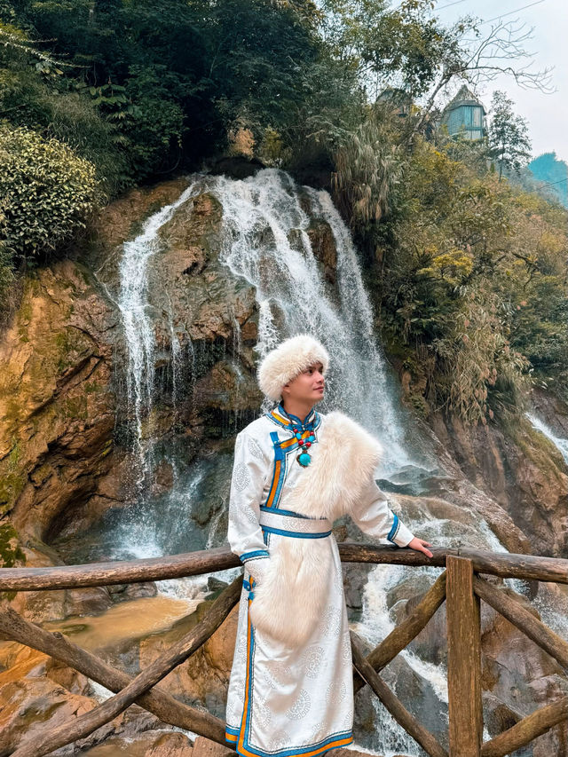 Experiencing Cat Cat Village- wearing the traditional costume