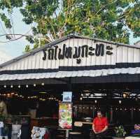 ตลาดนัดรถไฟศรีนครินทร์ Train Night Market