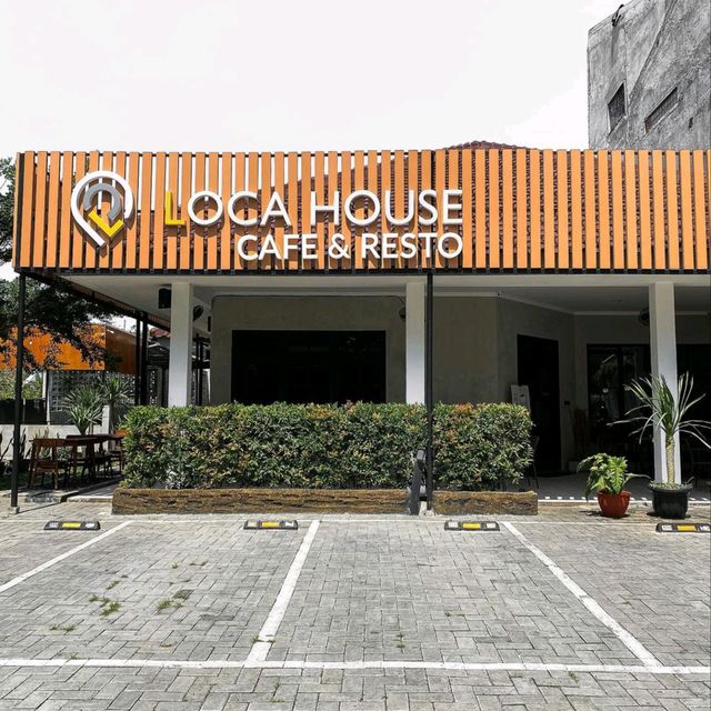 LOCA HOUSE CAFE & RESTO | A COZY COFFEE SPOT IN CENTRAL JAKARTA