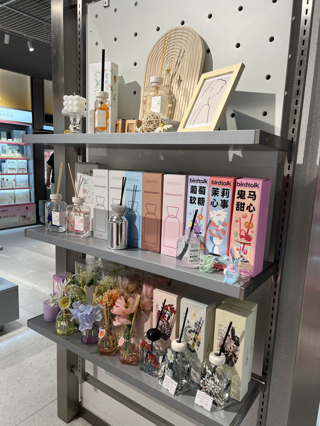 深圳版log on🫶🏻領展中心大型潮流店🤓Sanfu🤩