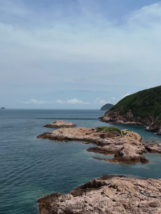 「綠蛋島：清澈海水，自然風光，遠離繁忙都市嘅理想選擇」