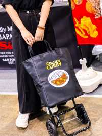 美食展參與咗佢嘅咖喱粉製作