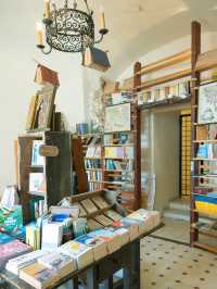 【ギリシャ】サントリーニ島にあるおしゃれな本屋さん