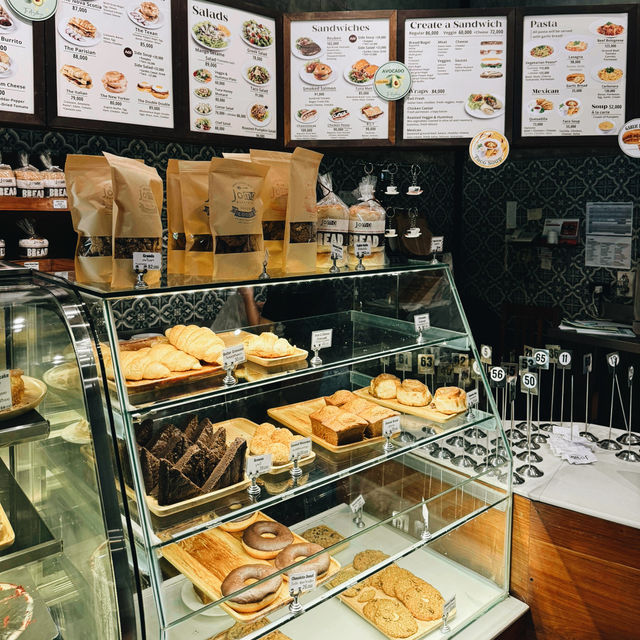 Joma Bakery Cafe' 🍵 