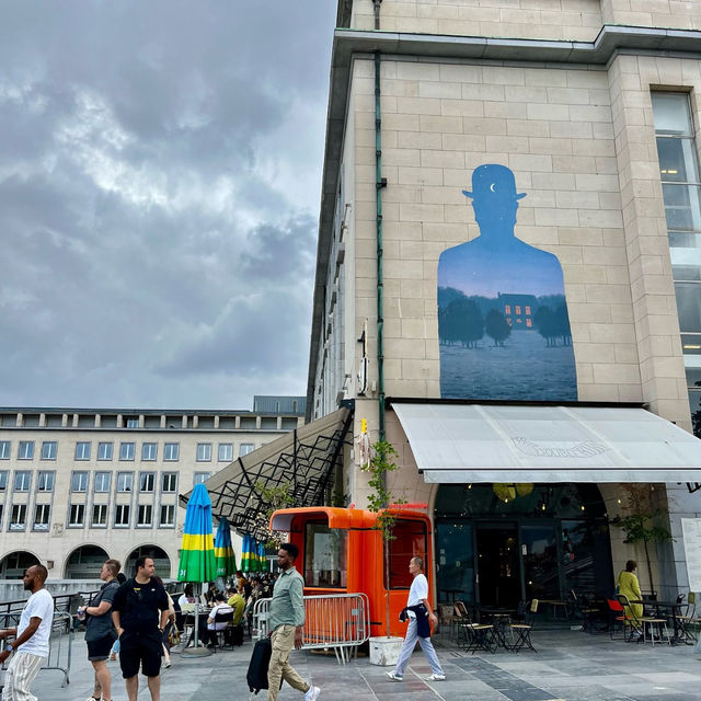 Artistic Oasis: Mont des Arts' Cultural Haven