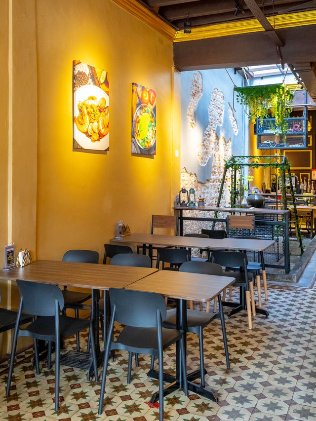 Lecia Café: A Cozy Spot for Couples in Penang