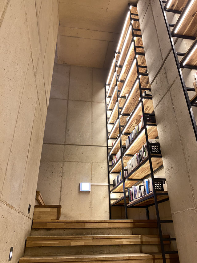 必去！清州韓屋風格咖啡廳兼圖書館，美翻一整天都不想出來