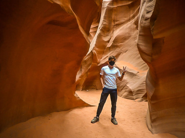 You need a tour guide to explore Lower Antelope Canyon