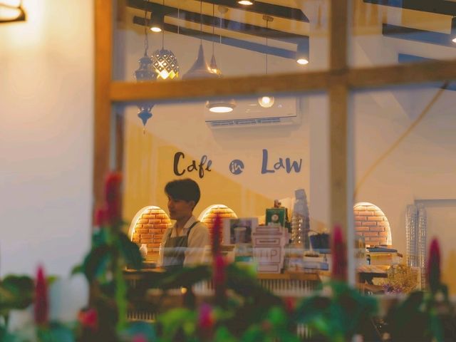 Cafe in Law คาเฟ่น่ารัก ใจกลางเมืองอุดร 