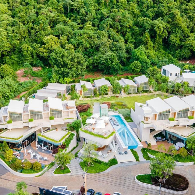 ที่พักเขาใหญ่ สระว่ายน้ำสวยจึ้ง