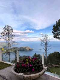 Hotel with amazing view of Lake Toba 