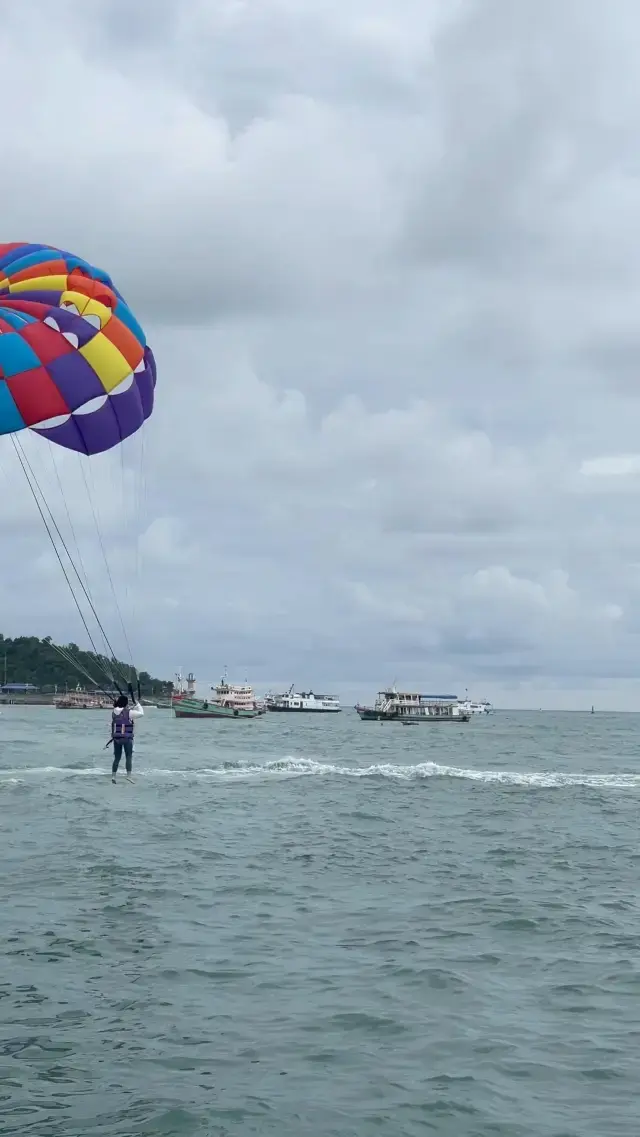 Soaring High: Parasailing Adventure in Pattaya