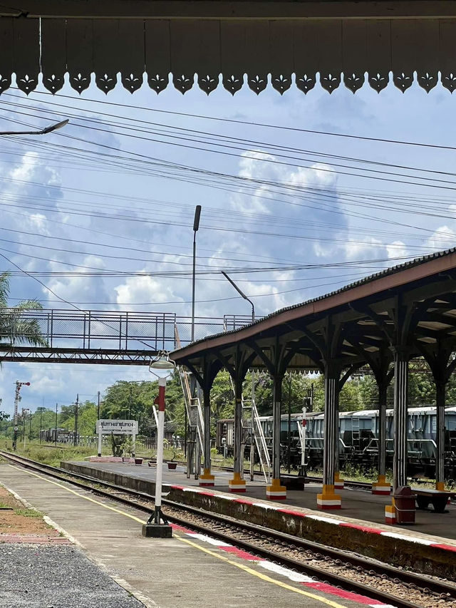 ชุมทางเขาชุมทอง สถานีรถไฟเก่าแก่ตั้งแต่ปี 2547