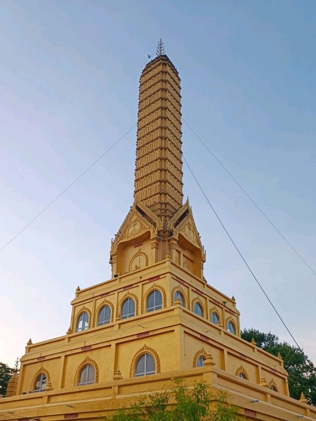 วัดพระปรางค์มุนี จังหวัดสิงห์บุรี