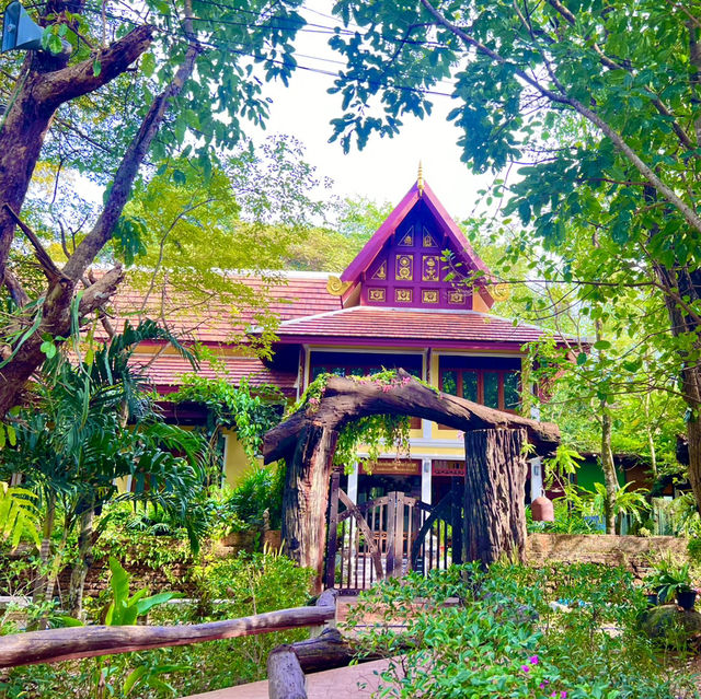 วัดอุทกเขปสีมาราม พนัสนิคม