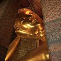 The Splendor of Wat Phra Chetuphon: Bangkok’s Reclining Treasure
