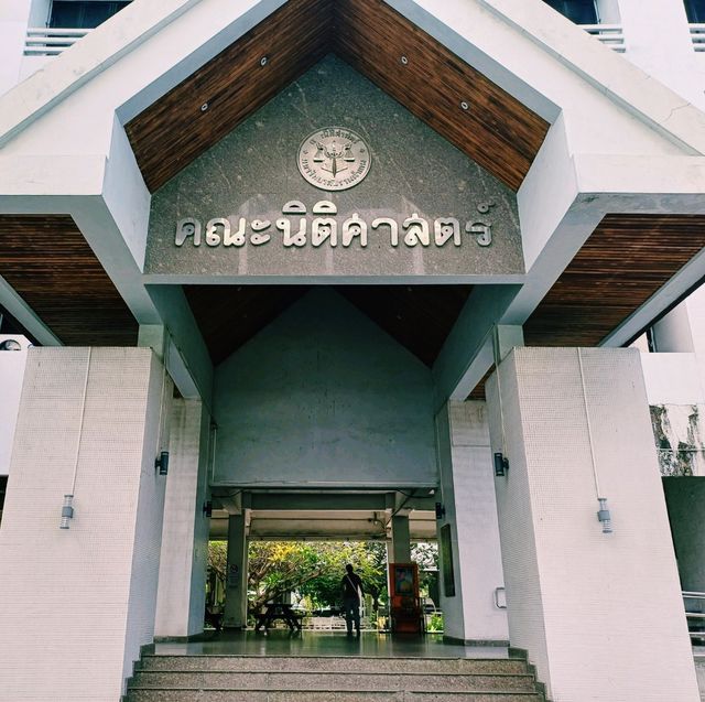 泰國曼谷大學校園景點:Ramkhamhaeng University，特色湖心廟宇建築，適合拍照📸打卡親子遊