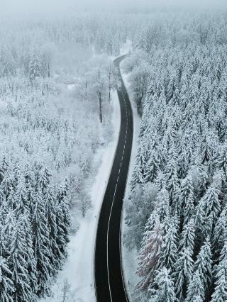 Snowy Roads and Scenic Views: A Winter Drive Through Vogtlandkreis