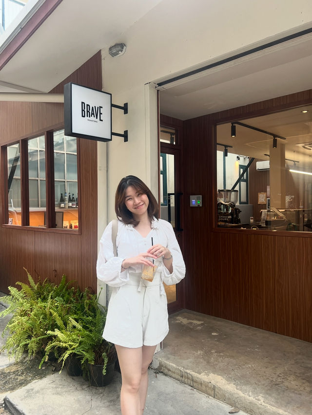 Brave Sathon 🍞 คาเฟ่ลับในสาทร