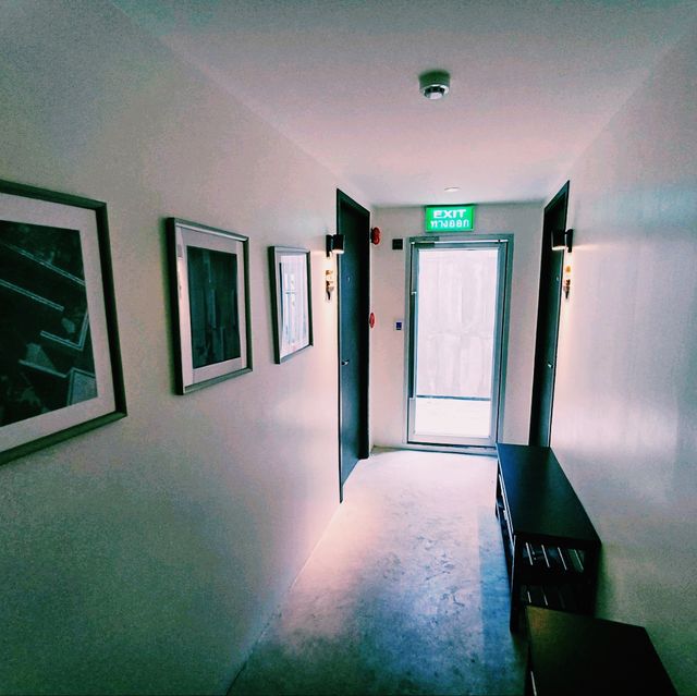 打卡泰國曼谷素坤逸區精品網紅酒店:曼谷尼德哈精品酒店，適合獨遊者背包客，現代工業設計適合適合拍照📸