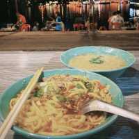 บ้านรักไทย แม่ฮ่องสอน