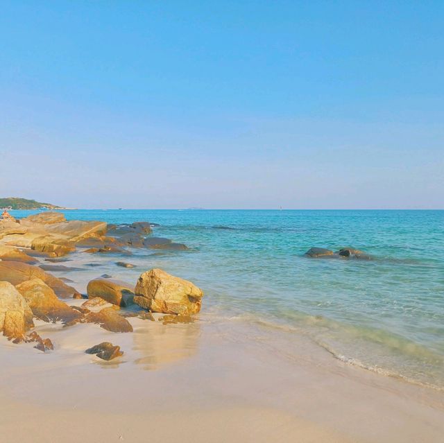 泰國沙美島最大的海灘景點:鑽石海灘。適合休閒娛樂游泳拍照📸