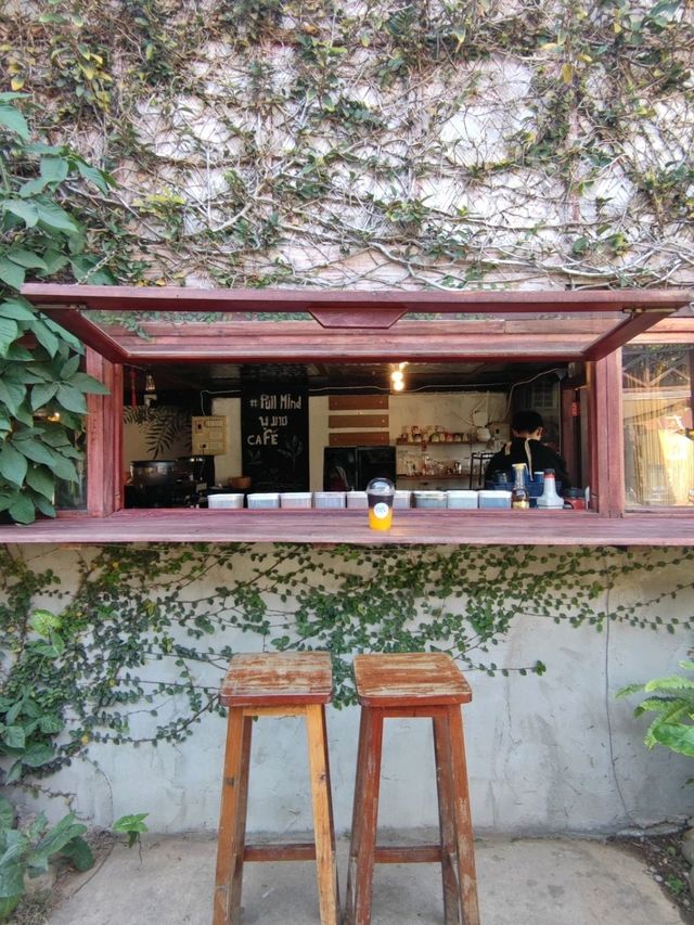 พิกัดคาเฟ่ วิวสวย ที่วังเวียง PullMind​ Cafe