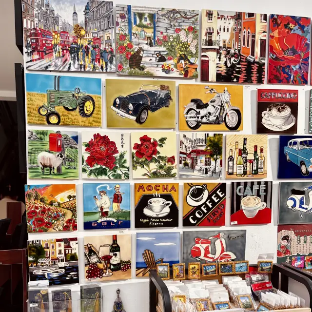 "Dafen Art Museum: A Cultural Gem in Shenzhen's Art District"