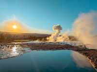 冰島黃金圈景點｜Strokkur Geysir史托克間歇泉，每10分鐘噴發一次