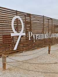 9 Pyramids Lounge 