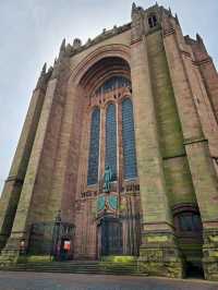 Liverpool Cathedral โบสถ์ที่ใหญ่ที่สุดของเมือง 💒