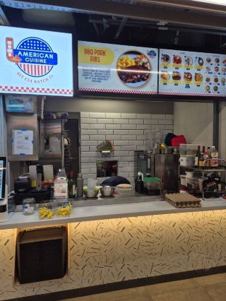 Below $10 American Diner Foodfare