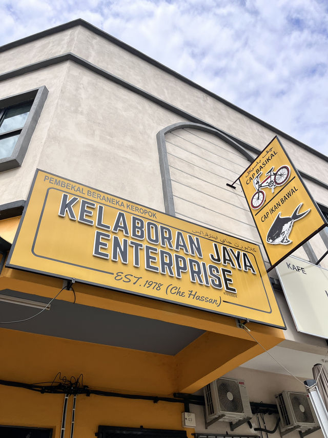 Tasting the Best Keropok Ikan at Tumpat