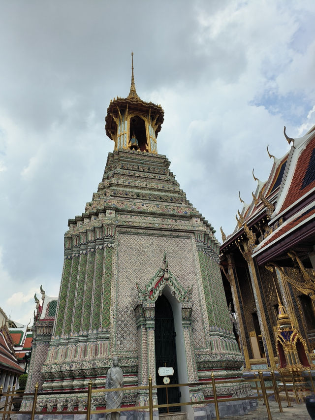 Exploring the Grand Palace: A Must-Visit in Bangkok 🏰