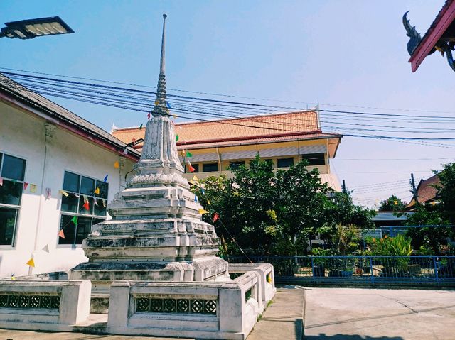 泰國曼谷市中心湄南河畔的皇家古跡寺廟景點:Wat Bang Pakok，適合打卡拍照📸