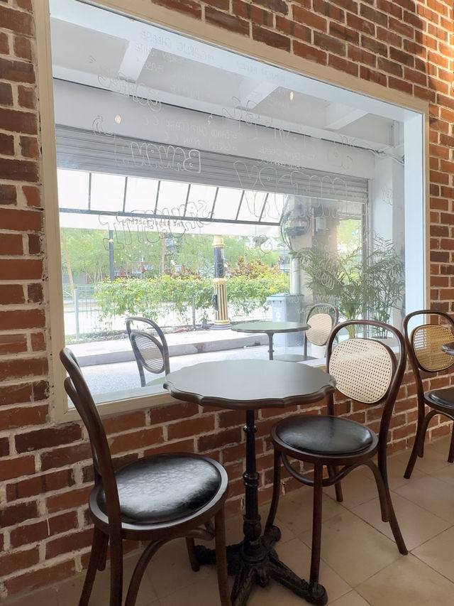 A Cozy Bagel Haven Near JB CIQ: Our Experience at The Bagel Factory