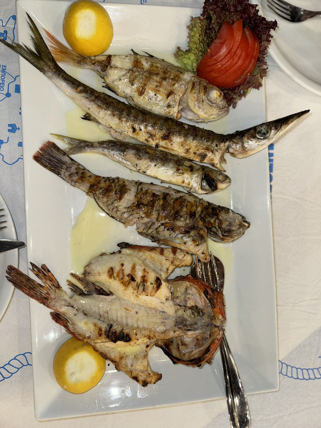 Sunset Dinner by the Beach at Fish Tavern Fratzeskos, Santorini 🌅🐟