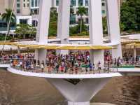 "Brisbane Skyline: A Stunning Blend of Modernity and Nature"